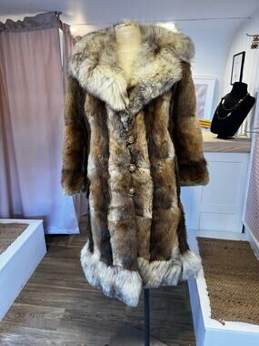 Vintage Brown Fur Patchwork Coat with Oversized Light Grey Collar and Button Fro